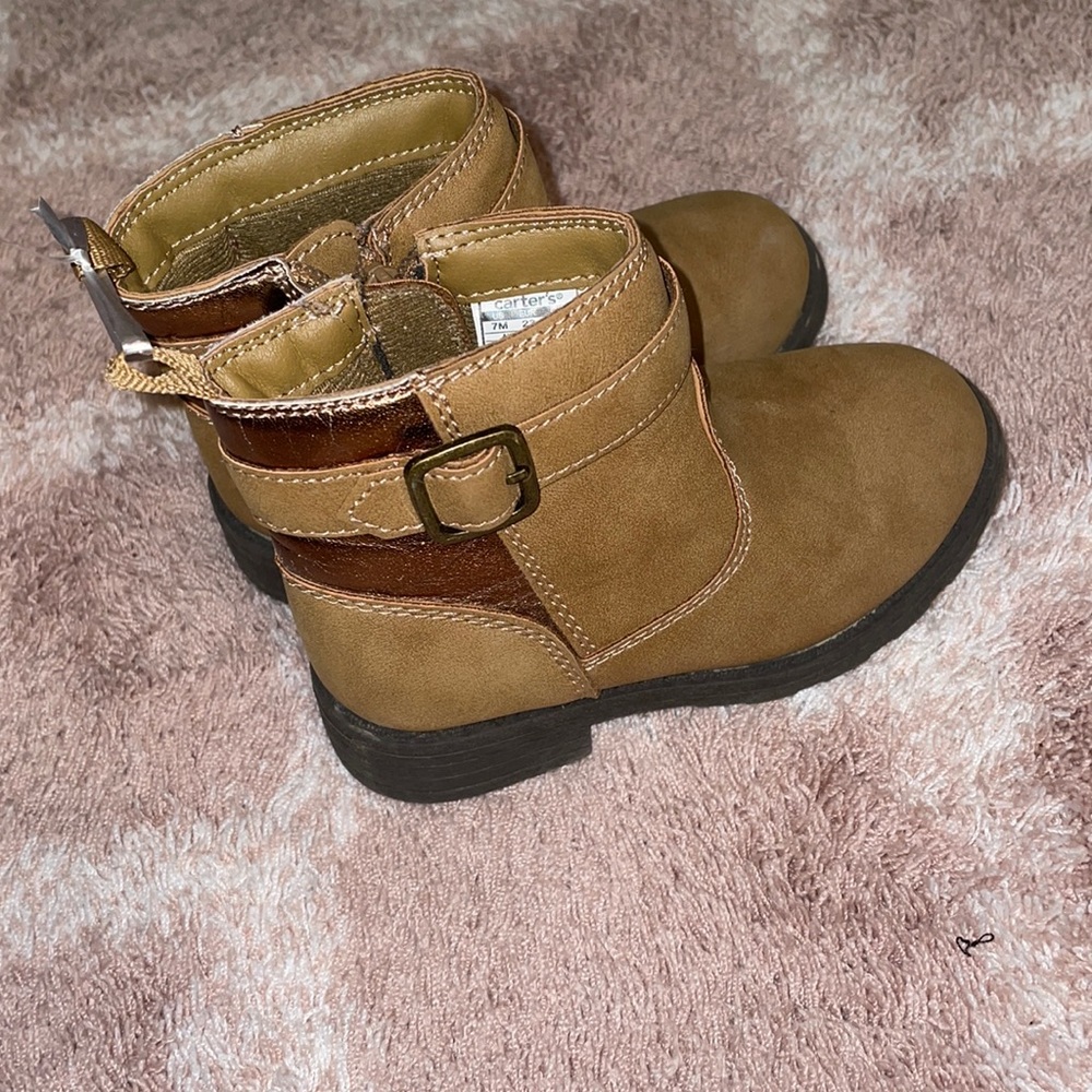 Girls boots